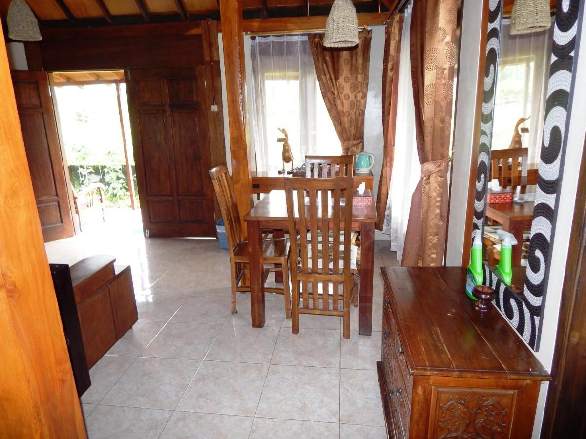 Alamanda Family Villas, Pool & Local Tours Yogyakarta Dış mekan fotoğraf