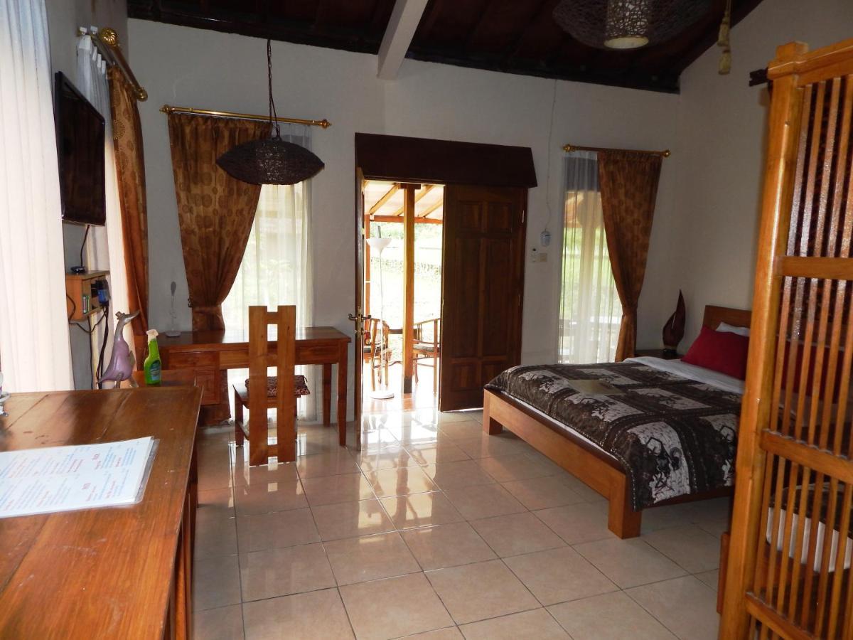 Alamanda Family Villas, Pool & Local Tours Yogyakarta Dış mekan fotoğraf