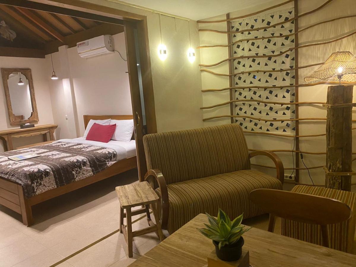 Alamanda Family Villas, Pool & Local Tours Yogyakarta Dış mekan fotoğraf