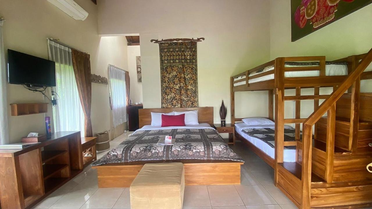 Alamanda Family Villas, Pool & Local Tours Yogyakarta Dış mekan fotoğraf