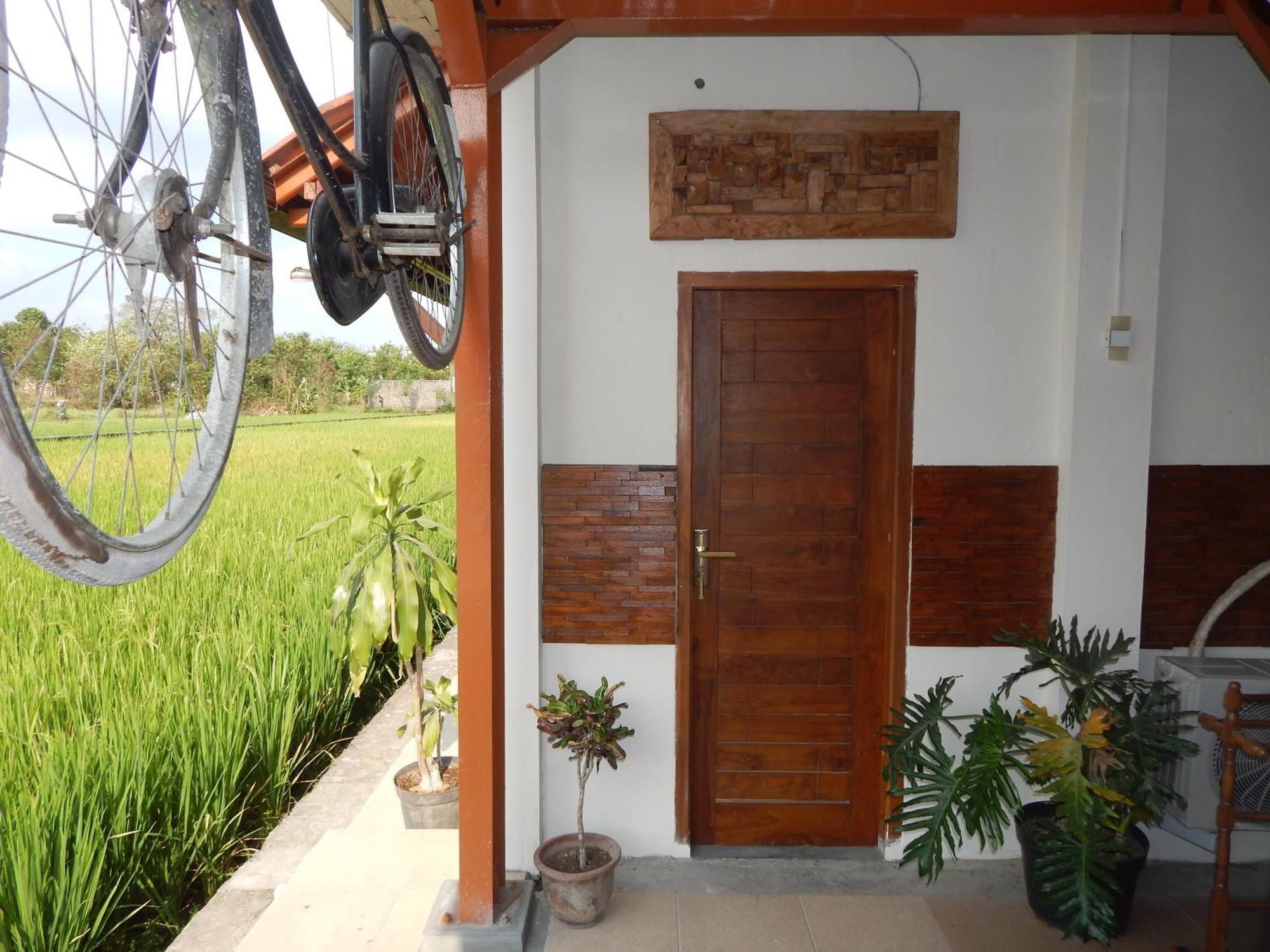 Alamanda Family Villas, Pool & Local Tours Yogyakarta Dış mekan fotoğraf