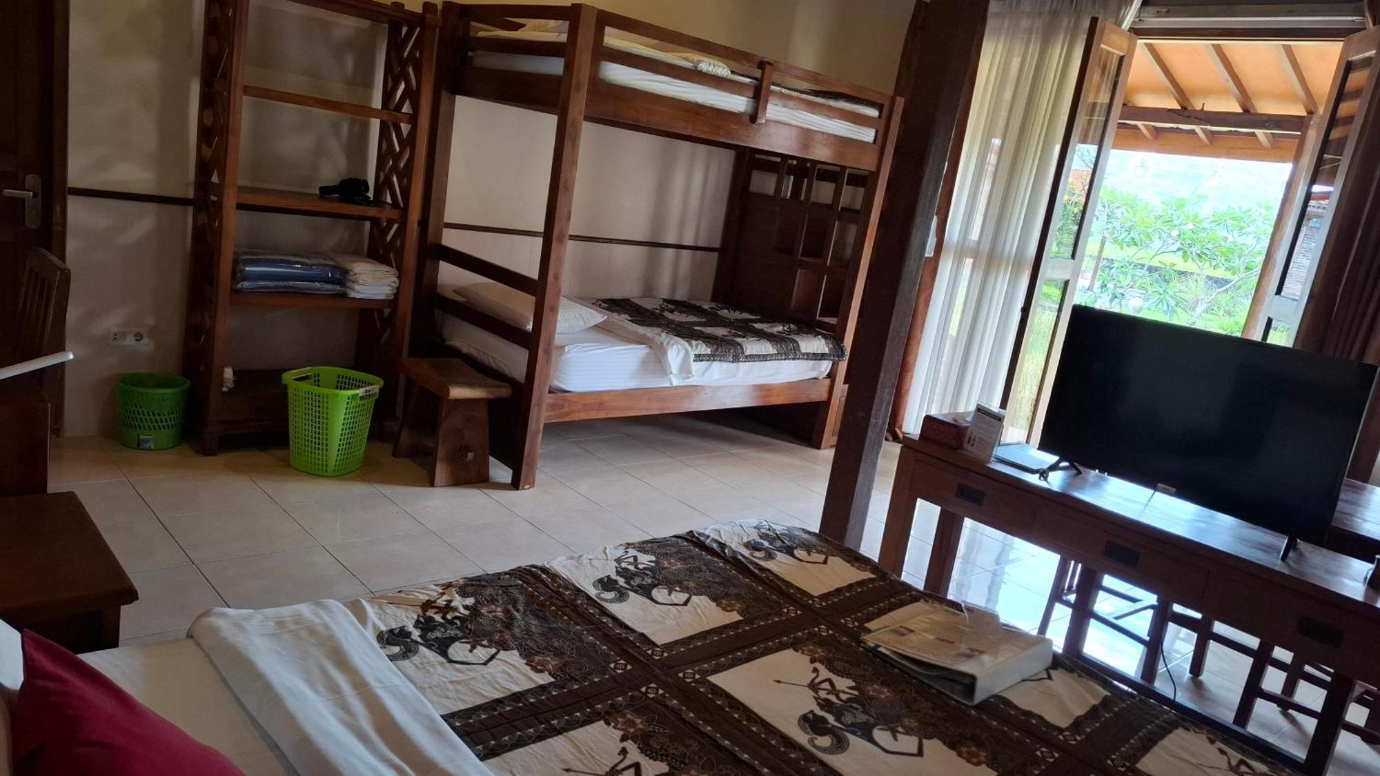 Alamanda Family Villas, Pool & Local Tours Yogyakarta Dış mekan fotoğraf