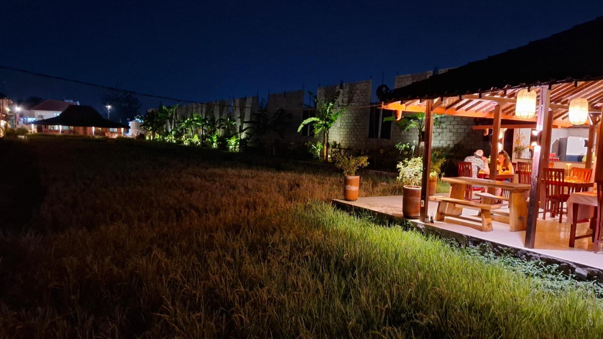 Alamanda Family Villas, Pool & Local Tours Yogyakarta Dış mekan fotoğraf