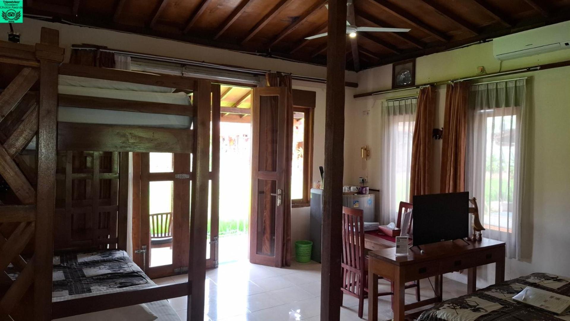Alamanda Family Villas, Pool & Local Tours Yogyakarta Dış mekan fotoğraf